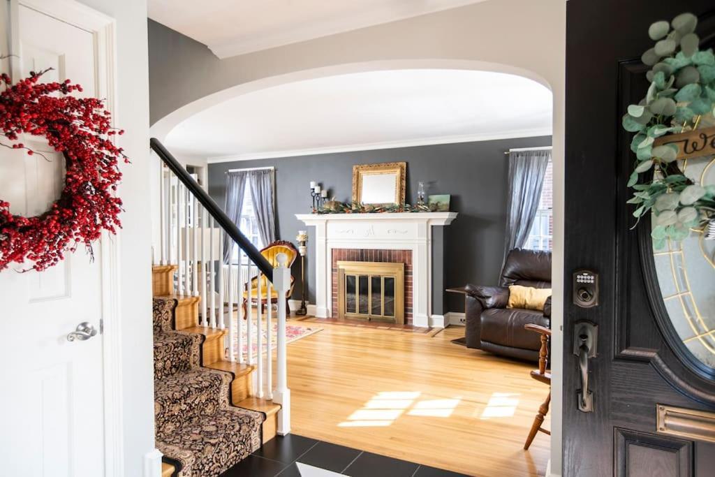 Beautiful Fully-Furnished Colonial In Millersville Buitenkant foto