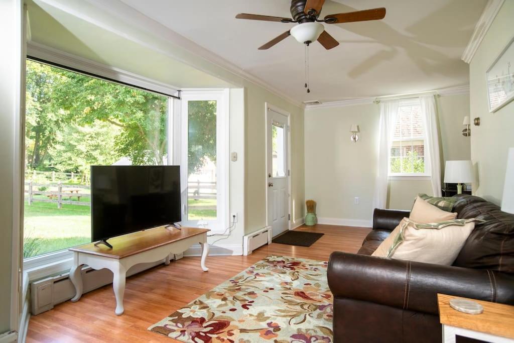 Beautiful Fully-Furnished Colonial In Millersville Buitenkant foto