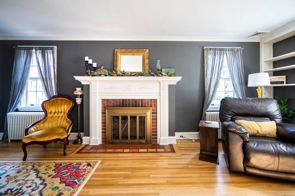 Beautiful Fully-Furnished Colonial In Millersville Buitenkant foto