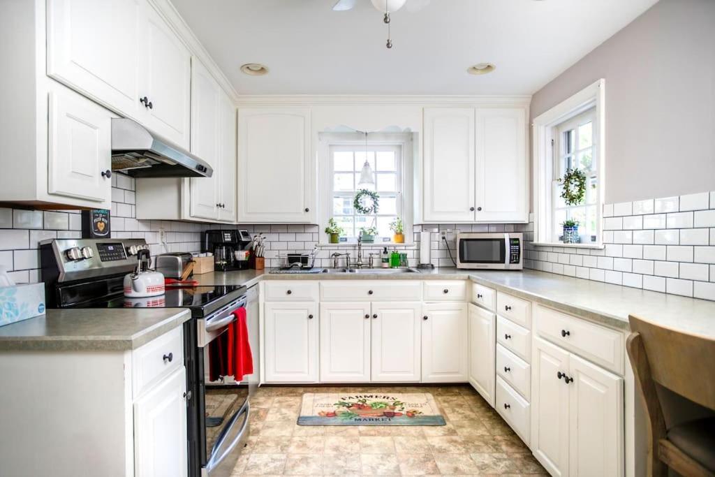 Beautiful Fully-Furnished Colonial In Millersville Buitenkant foto